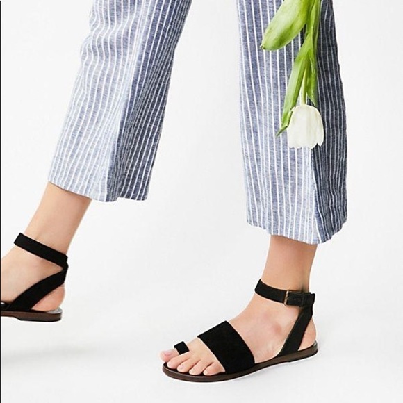 Free People Torrence Flat Sandal - black - Picture 1 of 12